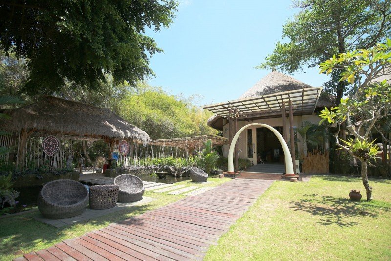 Mara River Safari Lodge Lobby